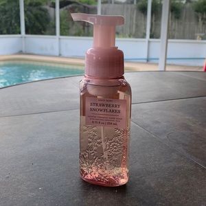 Strawberry snowflakes